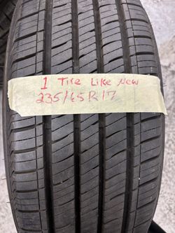 1 tire like new 235/65r17 $40