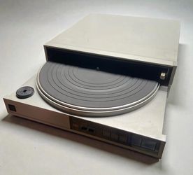 Vintage Realistic LAB-1600 Linear Tracking Automatic Turntable Tested Working