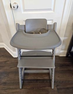 Pre-Owned Stokke (Grey) Tripp Trapp High Chair