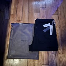 ESSENTIALS SWEATPANTS BLACK