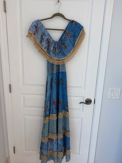 Ladies dress size m,  long ,off the shoulders new no tags