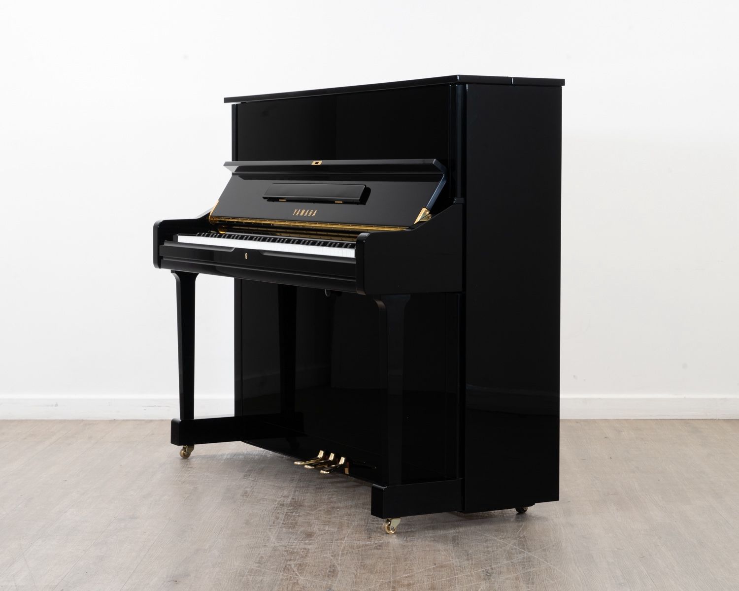 1990 Yamaha U1 Upright Piano. 5 Year Warranty