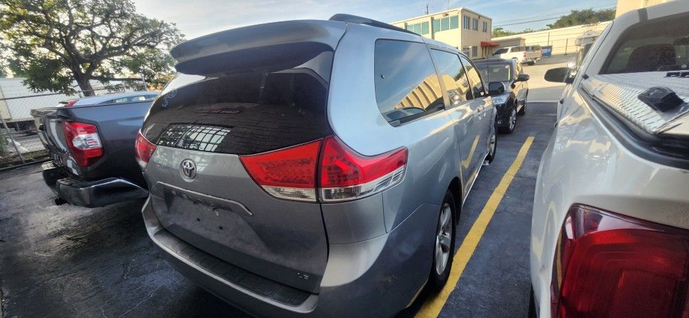 2014 Toyota Sienna