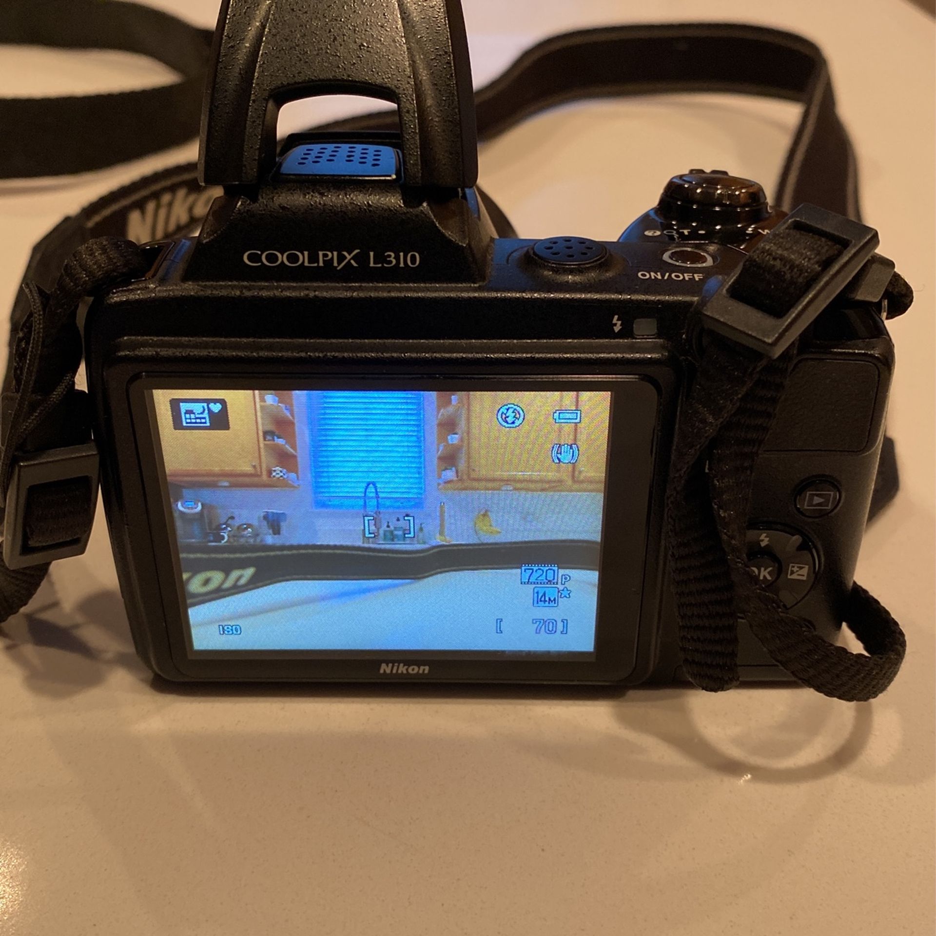 DIGITAL CAMERA NIKON MODEL COOLPIX L310, 5.06.9MP for Sale in Chicago