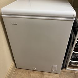 Hotpoint 4.9 cu ft Chest Freezer 