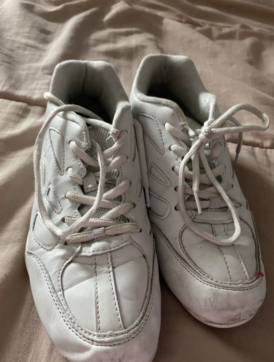 Cheer shoes