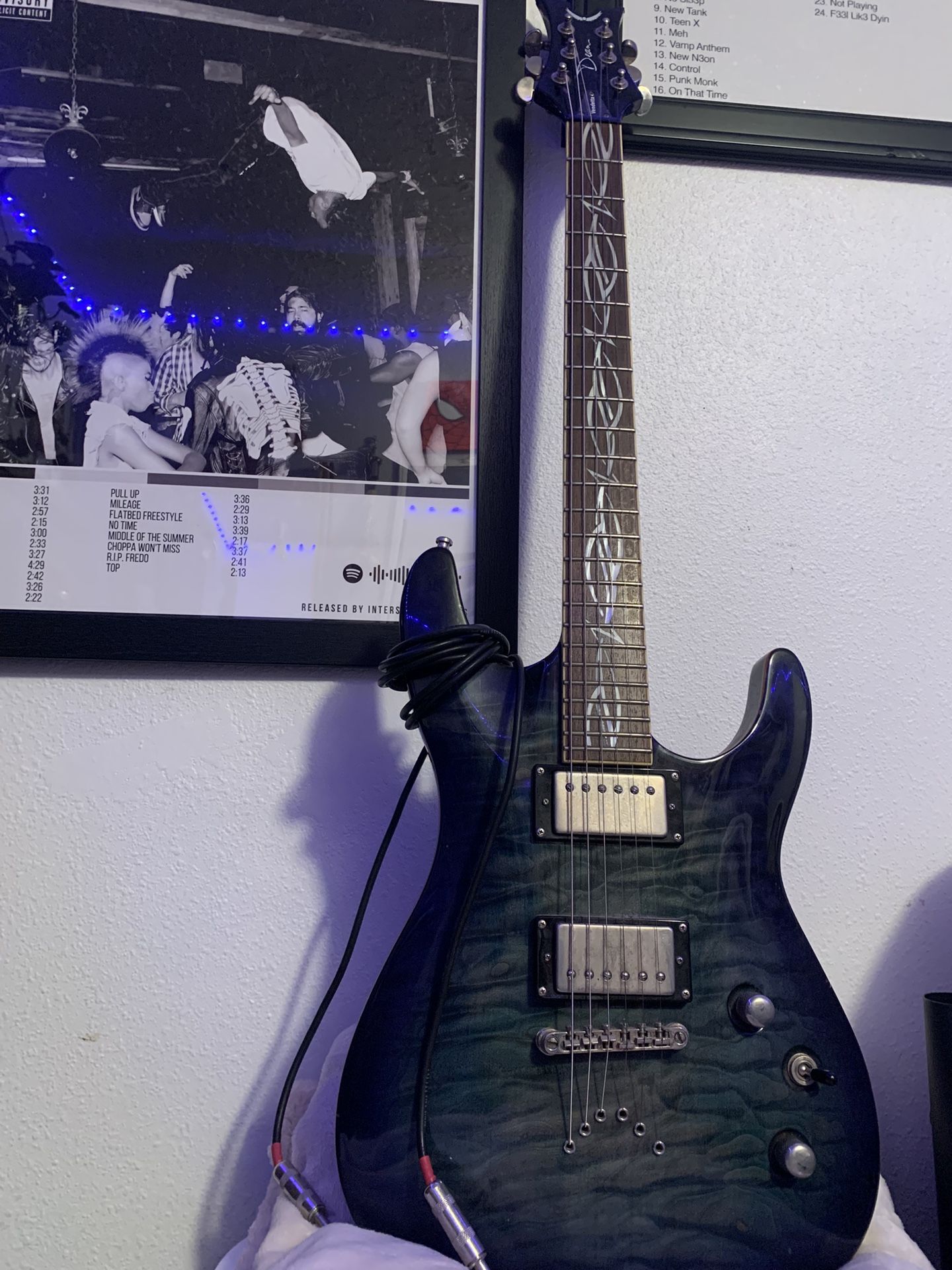 Dean Vendetta 4.0 electric guitar and Squier 15 AMP