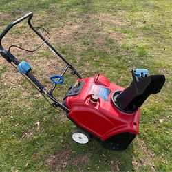 Toro snow blower Power Clear R Tek 2 cycle 21" width 141 cc engine