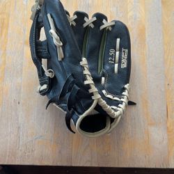 Marucci  Glove 