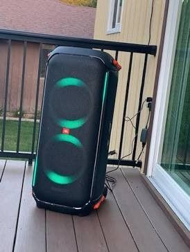 Jbl 710 Partybox Bluetooth Speaker Retail 900.00