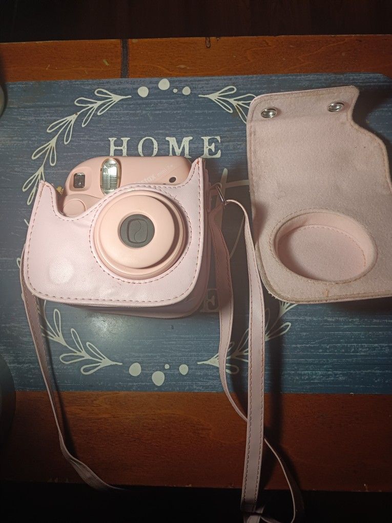 INSTAX CAMERA 
