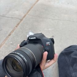 Canon EOS Rebel T7