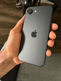 iPhone 16e