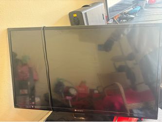 TV (everything works ) just the tv itself $100 come get it !
