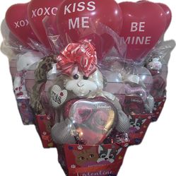 Small Valentines Day Gift Basket 