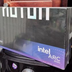 GAMING GUNNIR INTEL ARC B580 PHOTON 12  GB GDDR6 OC  WHITE GRAPHICS CARD