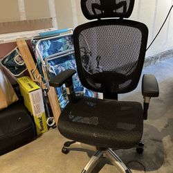 Hyken Ergonomic Mesh Swivel Task Chair