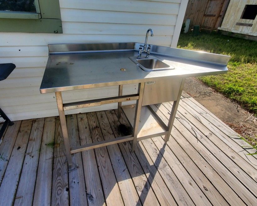 Stainless steel Fish cleaning station