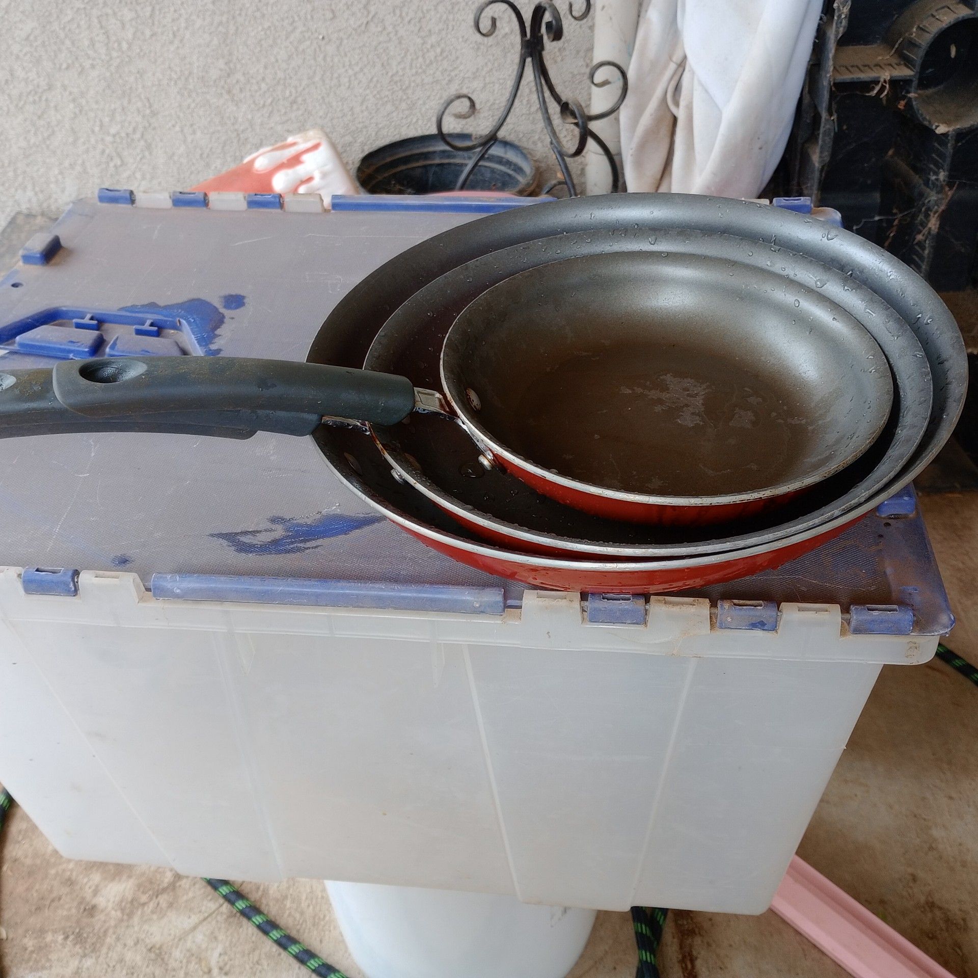 3 fry pans