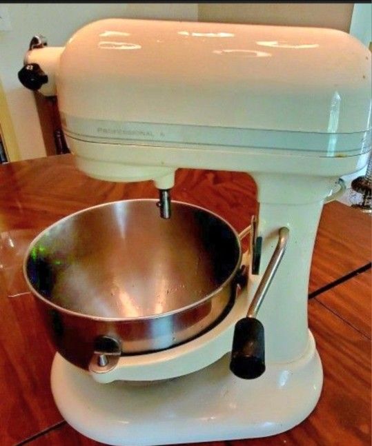Kitchen AID Professional 600™ Series 6 Quart Bowl-Lift Stand Mixer