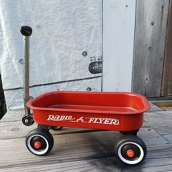Radio Flyer Red Toy Wagon/ Decor Wagon 