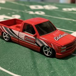 M2 Machines 2022 Auto-Thentics Edelbrock 1990 Chevrolet C1500 Silverado -1:64-