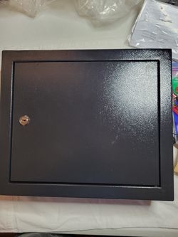 Nebakne Key Cabinet, 100 Keys