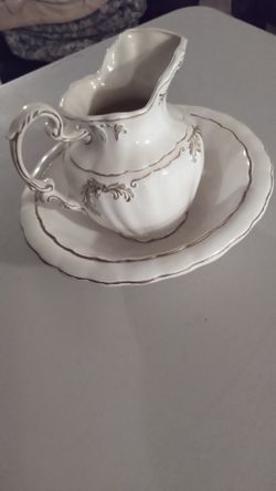 Ceramic Flower Pitcher (Gold Trim)