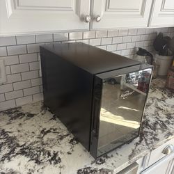 Portable Koolatron Wine/ Beverage Cooler