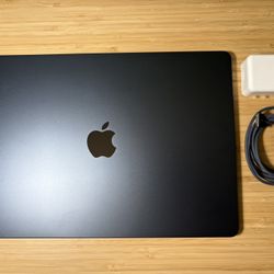 2025 MacBook Air 15” M4 Midnight 512gb SSD 24gb RAM Care+ Warranty