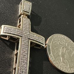 Si Diamond Cross Pendant 