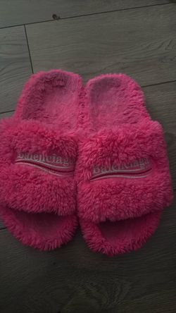 Pink balenciaga furry slides