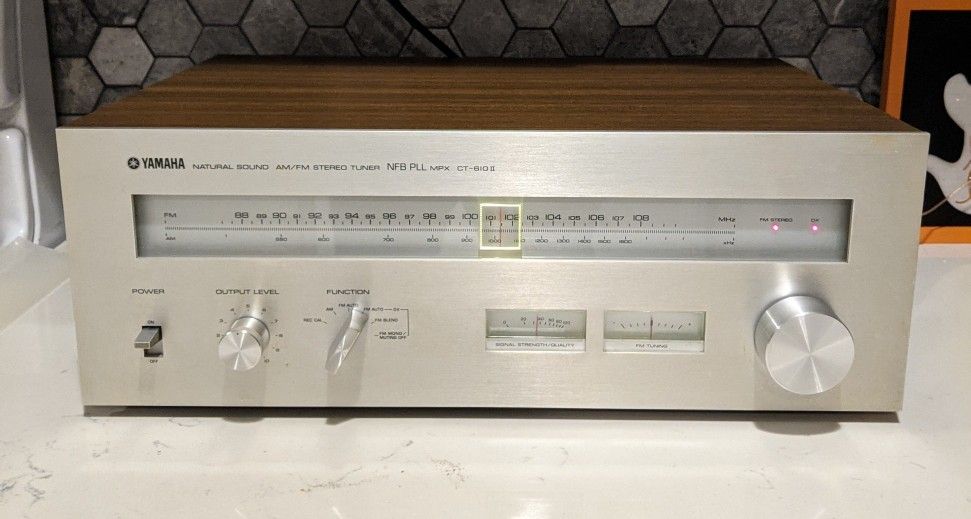 Vintage Yamaha CT-610II Stereo Tuner 