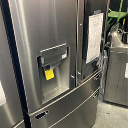 LG Refrigerator With Fridge Or Freezer Programable Drawer