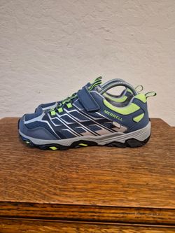 Merrell Moab FST Low A/C Waterproof Hiking Shoes 
Boy's Size US 7M
