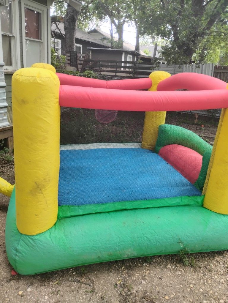 Little Tikes Bounce House With Blower