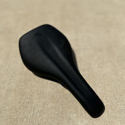 2 MTB Saddles (Specialized + Scott)