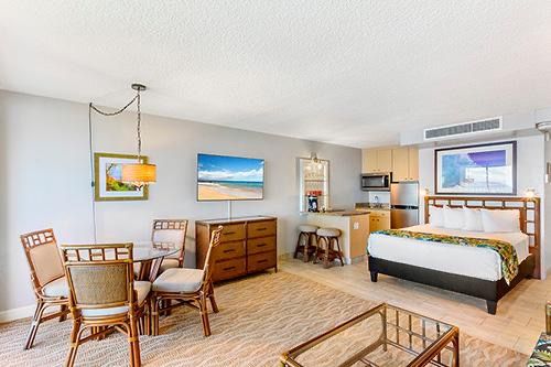 Wake Up With The Beach Right Outside Your Window In Maui—Only $975