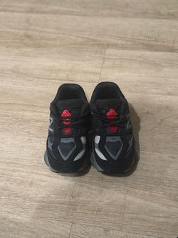 New balance kid shoes on sale!! Size 9C