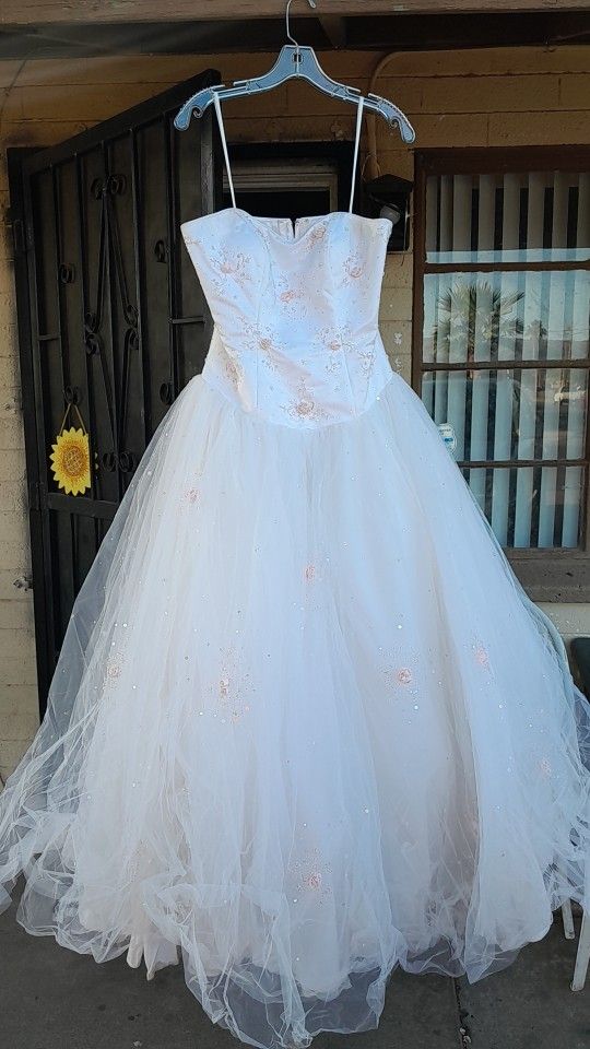 Quincenera Dress/Vestido De Quinceñera 