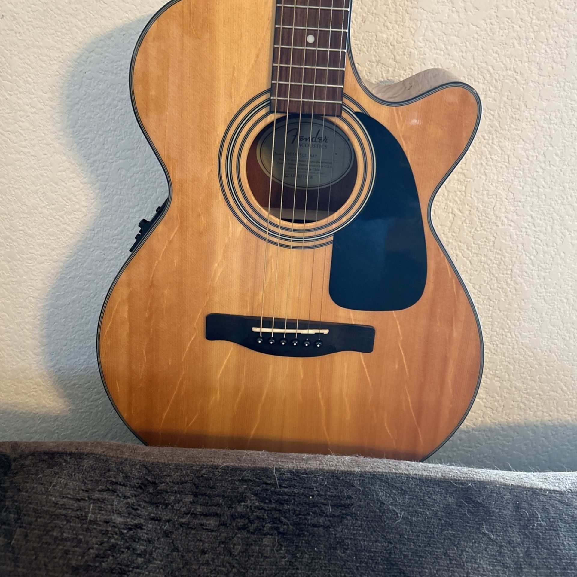 FENDER Grand Concert Acoustic/Electric