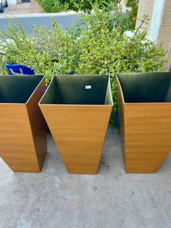 Outsunny Tall Planter for Outdoor Plants Set of 3 28 Inch Taper Planter with Drainage Holes
