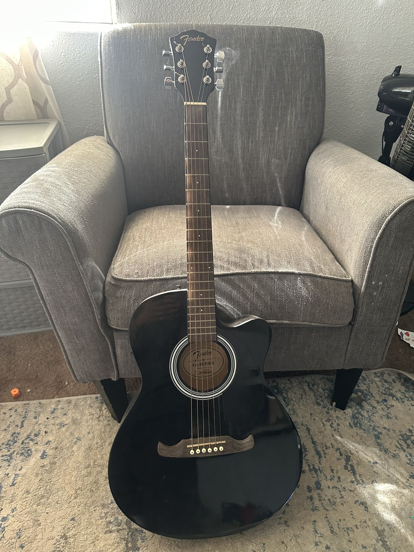 Fender Acoustic / Electric Guitar