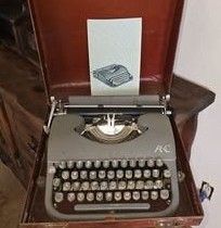 AMC "Japy" Vintage Manual Typewriter from France