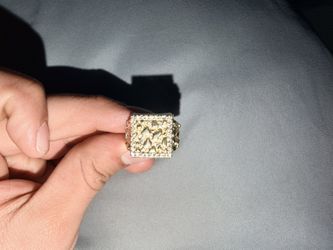 10kt Nugget Ring With Clear Stones