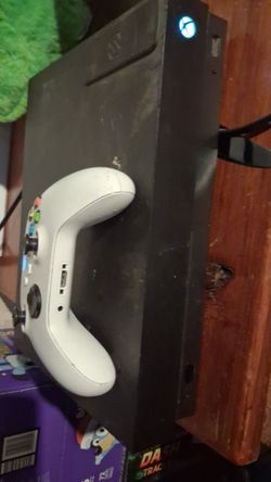 Xbox One X + 8 Games