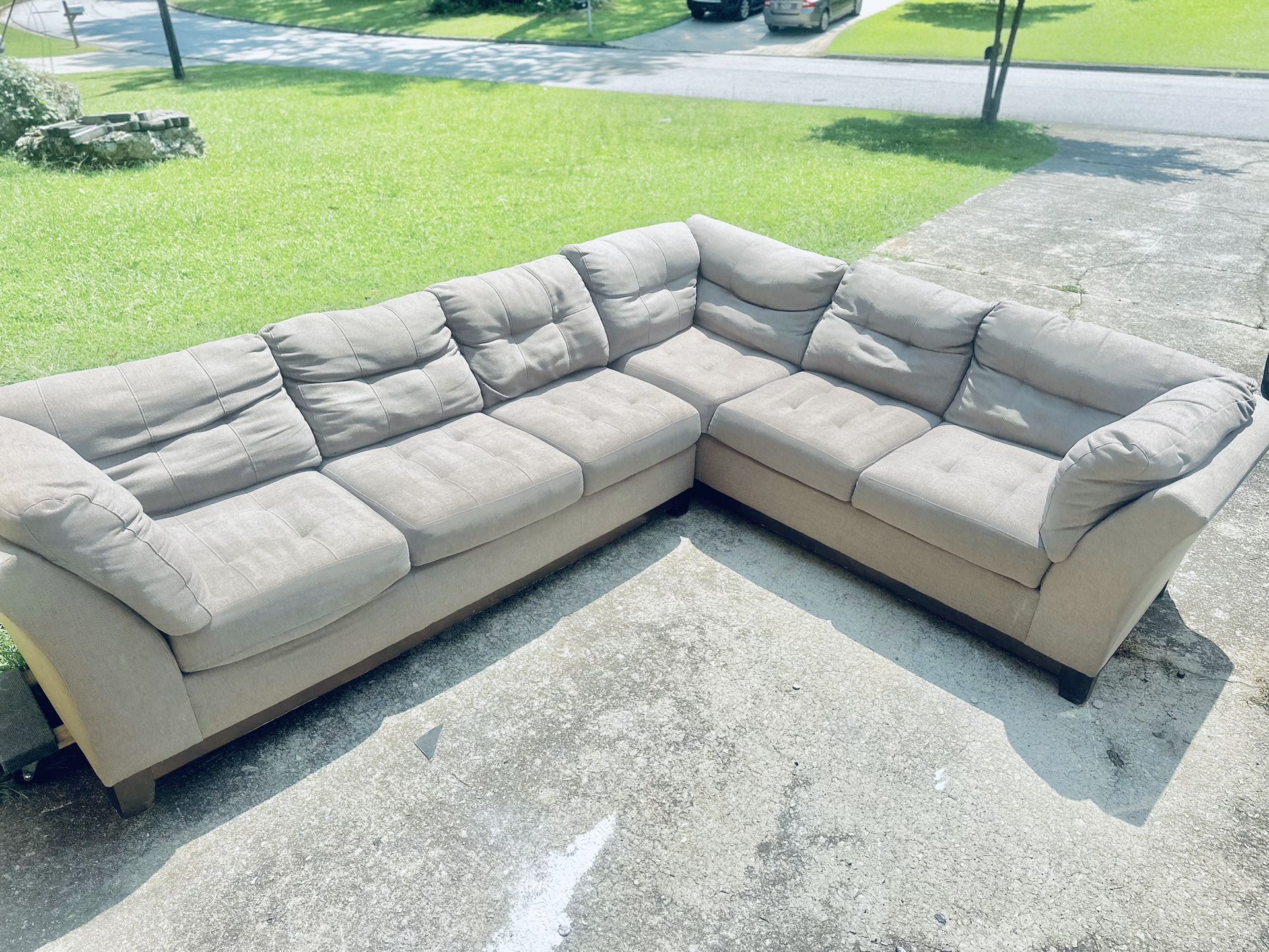 Grey Sectional With Free Delivery 🚛