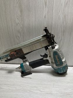 MAKITA AT1150A Pneumatic 16-Gauge 7/16" Medium Crown Stapler (A1G014195)