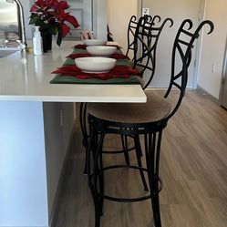 4 Barstool Chairs 