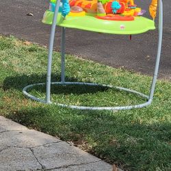 Bricador Y Casita Para Bebe  En Buenas  Condiciones 